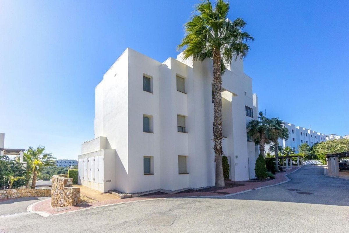 2 Bed Penthouse in Las Colinas Golf