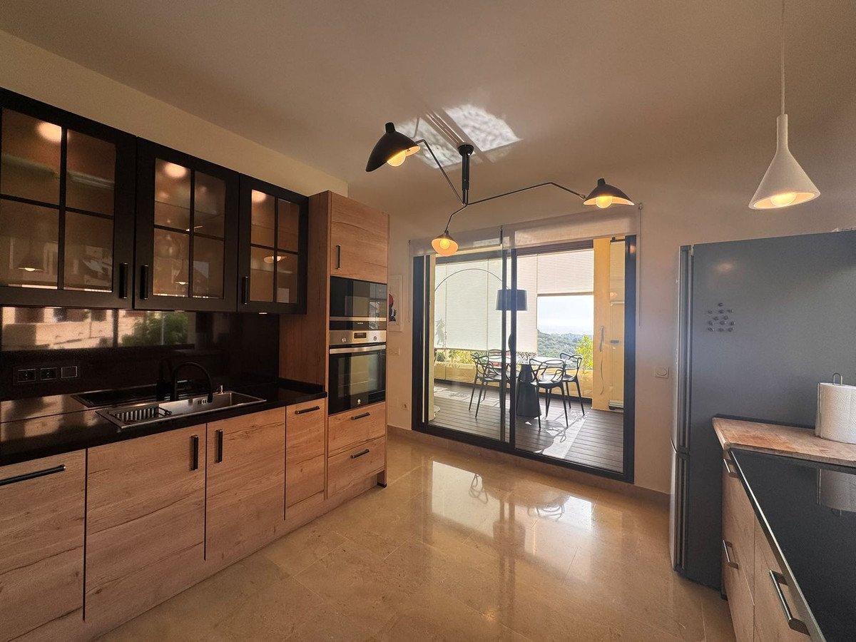2 Bed Middle Floor Apartment in Manilva