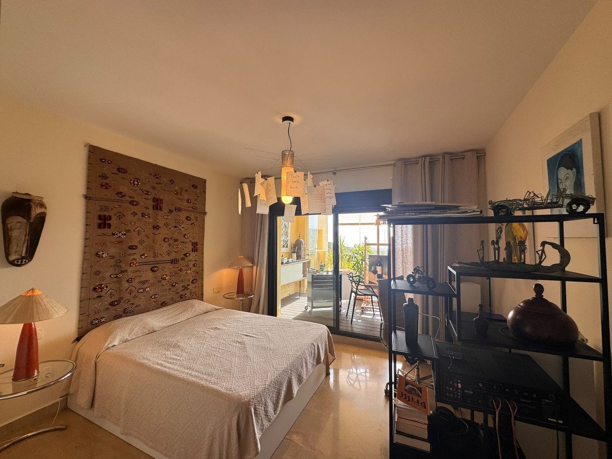 2 Bed Middle Floor Apartment in Manilva