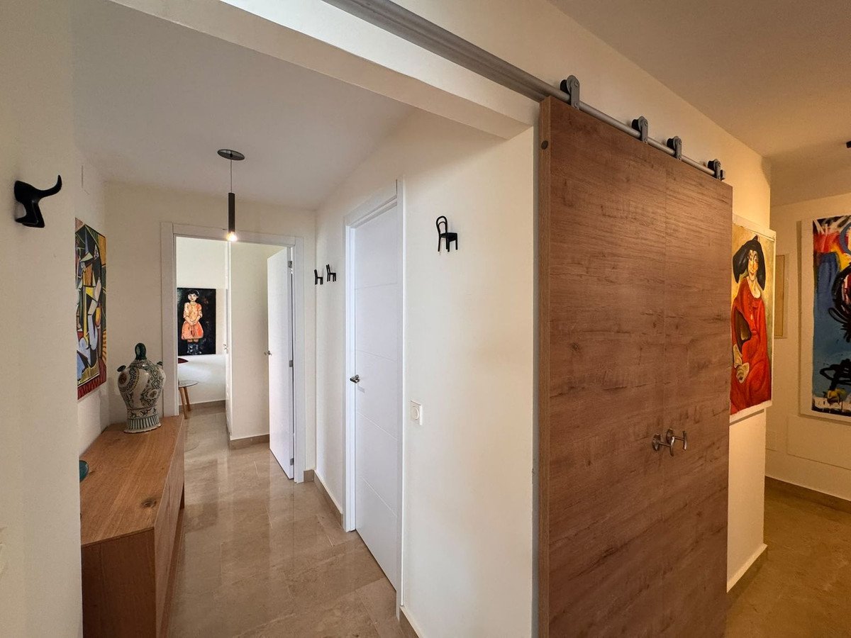 2 Bed Middle Floor Apartment in Manilva