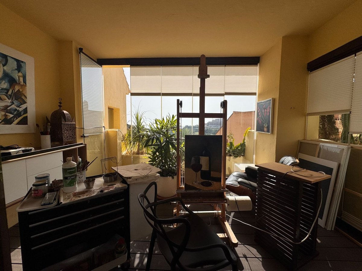 2 Bed Middle Floor Apartment in Manilva