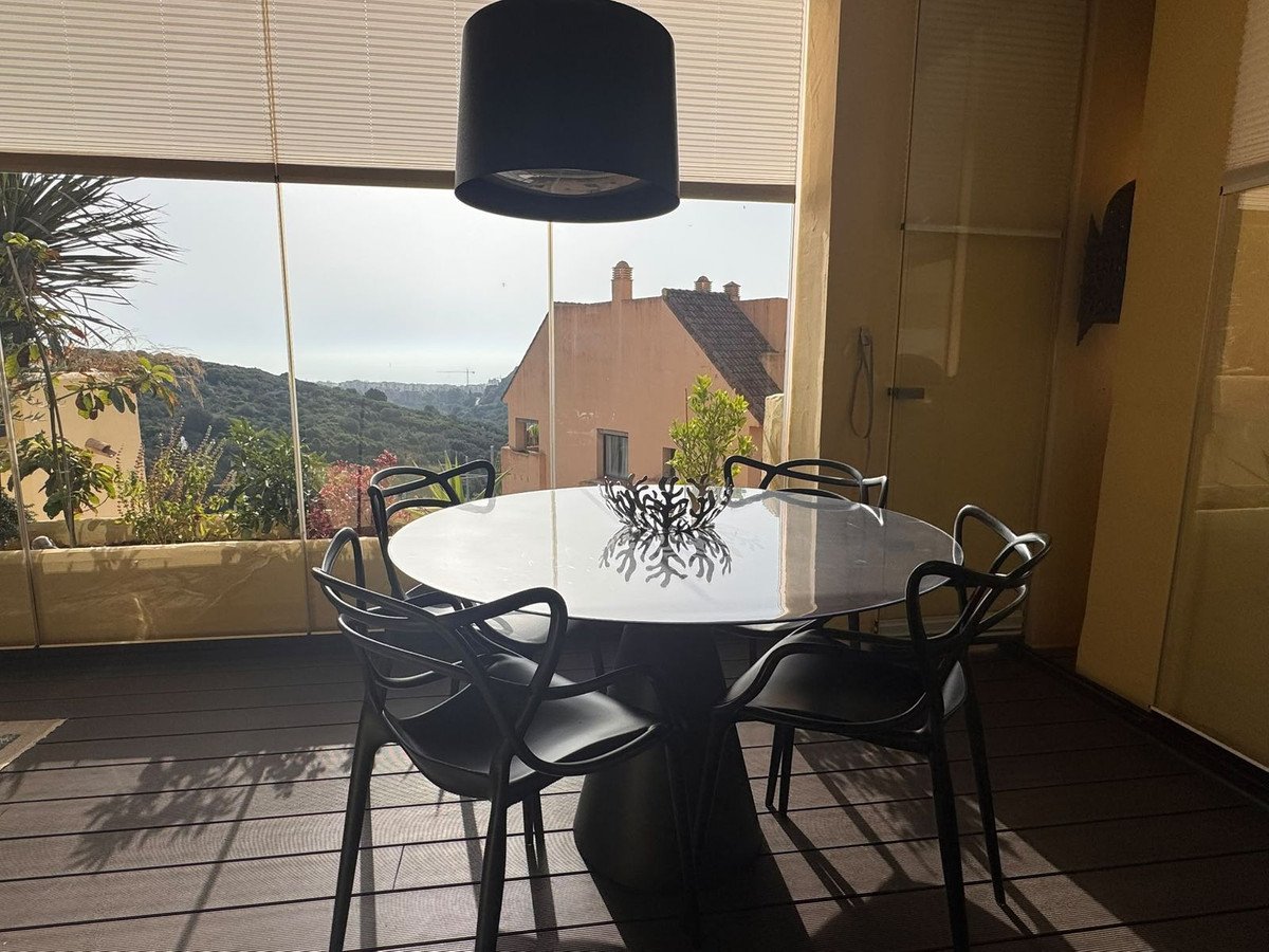 2 Bed Middle Floor Apartment in Manilva