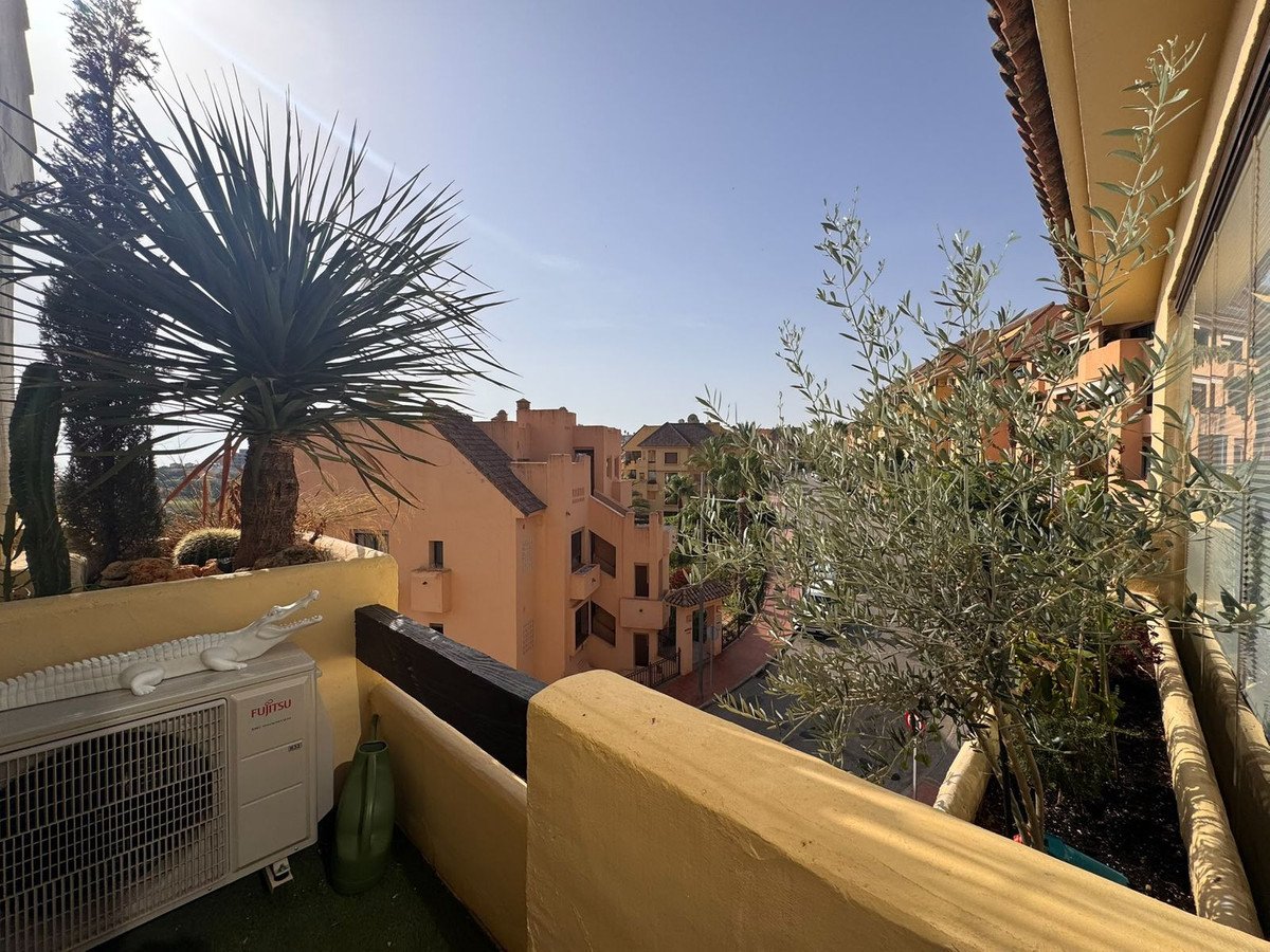 2 Bed Middle Floor Apartment in Manilva