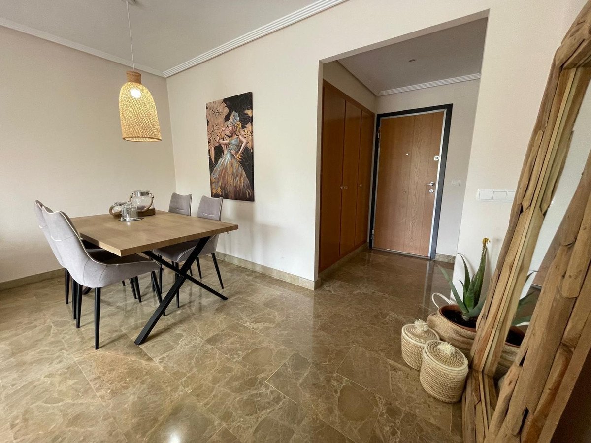 2 Bed Middle Floor Apartment in Estepona