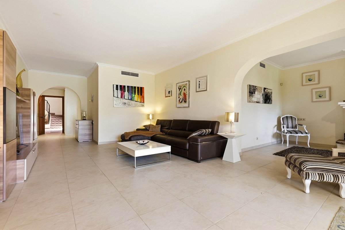 2 Bed Ground Floor Apartment in Cancelada