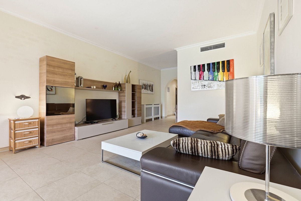 2 Bed Ground Floor Apartment in Cancelada