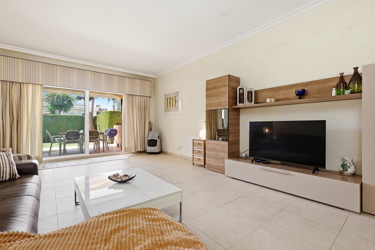 2 Bed Ground Floor Apartment in Cancelada