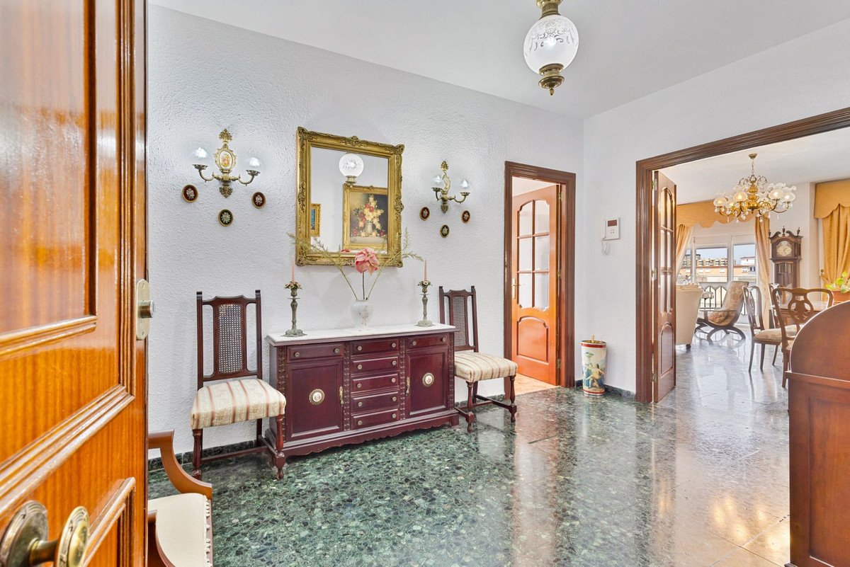 4 Bed Top Floor Apartment in Málaga Centro