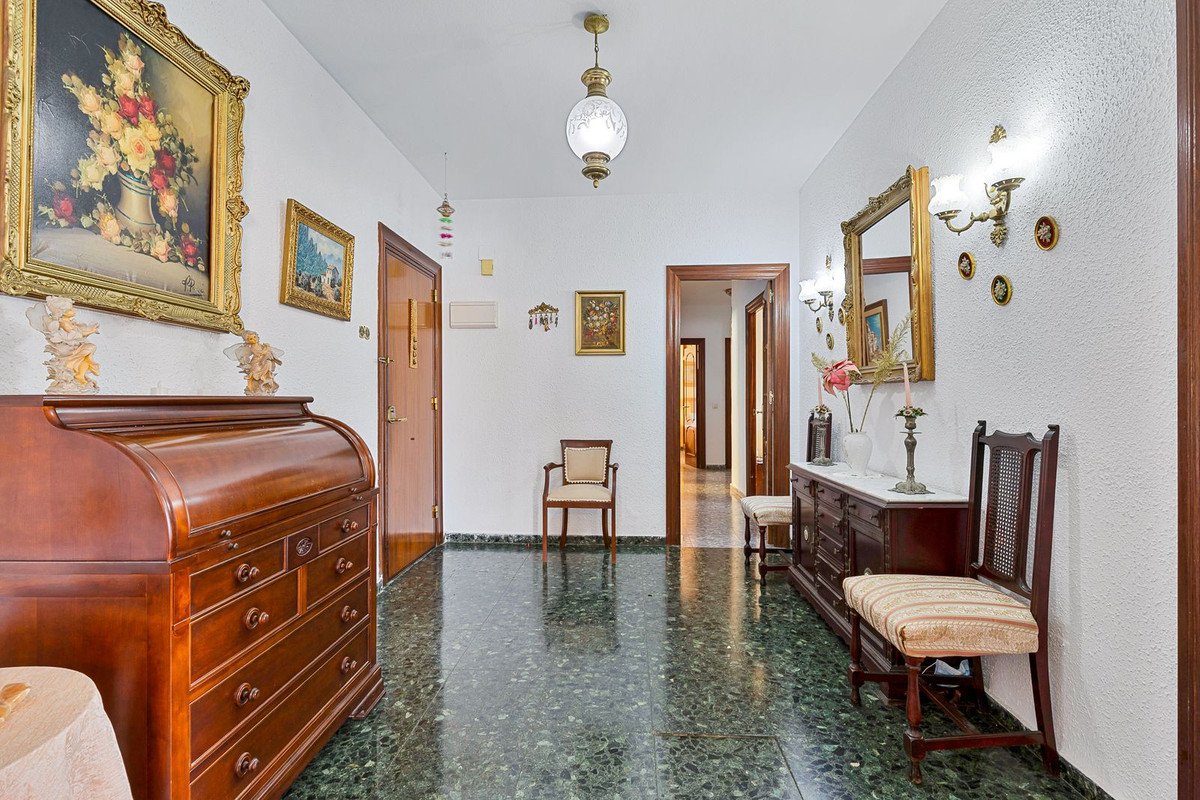 4 Bed Top Floor Apartment in Málaga Centro