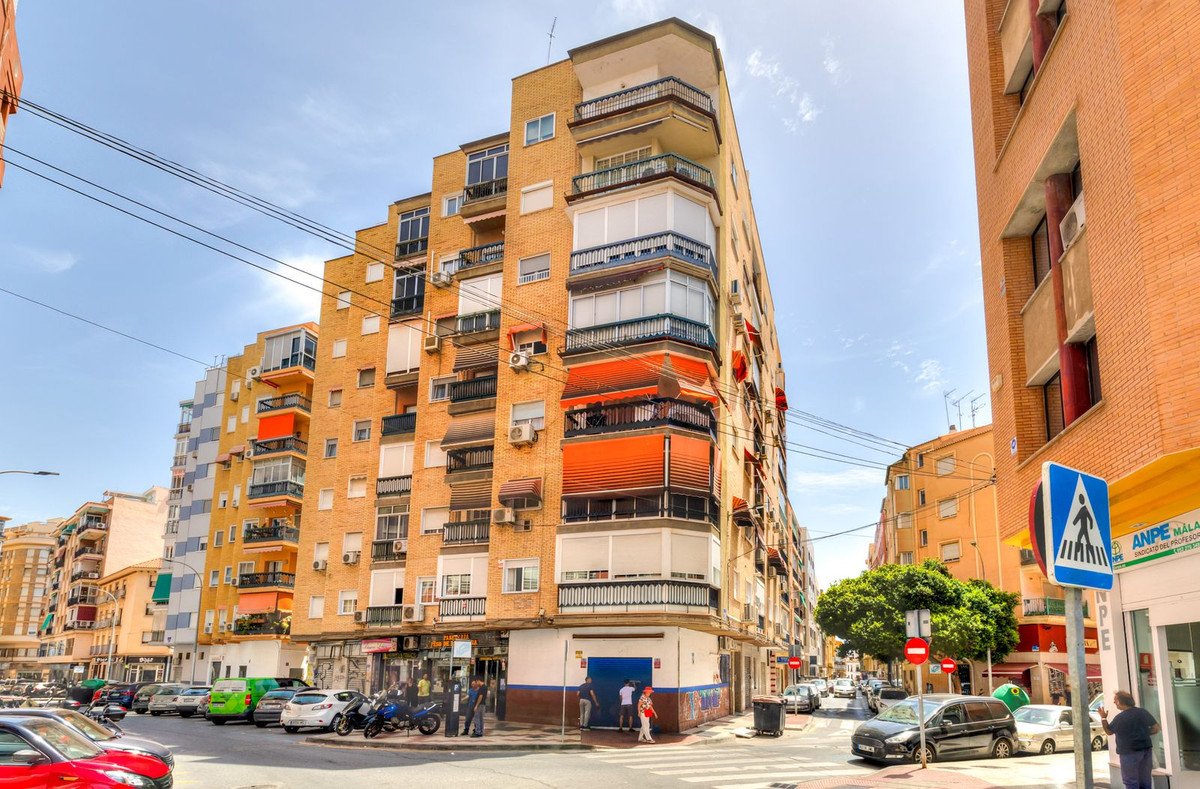 4 Bed Top Floor Apartment in Málaga Centro
