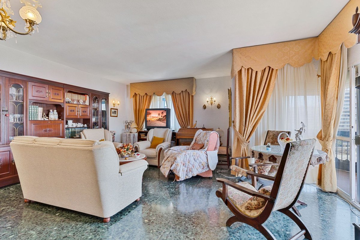 4 Bed Top Floor Apartment in Málaga Centro