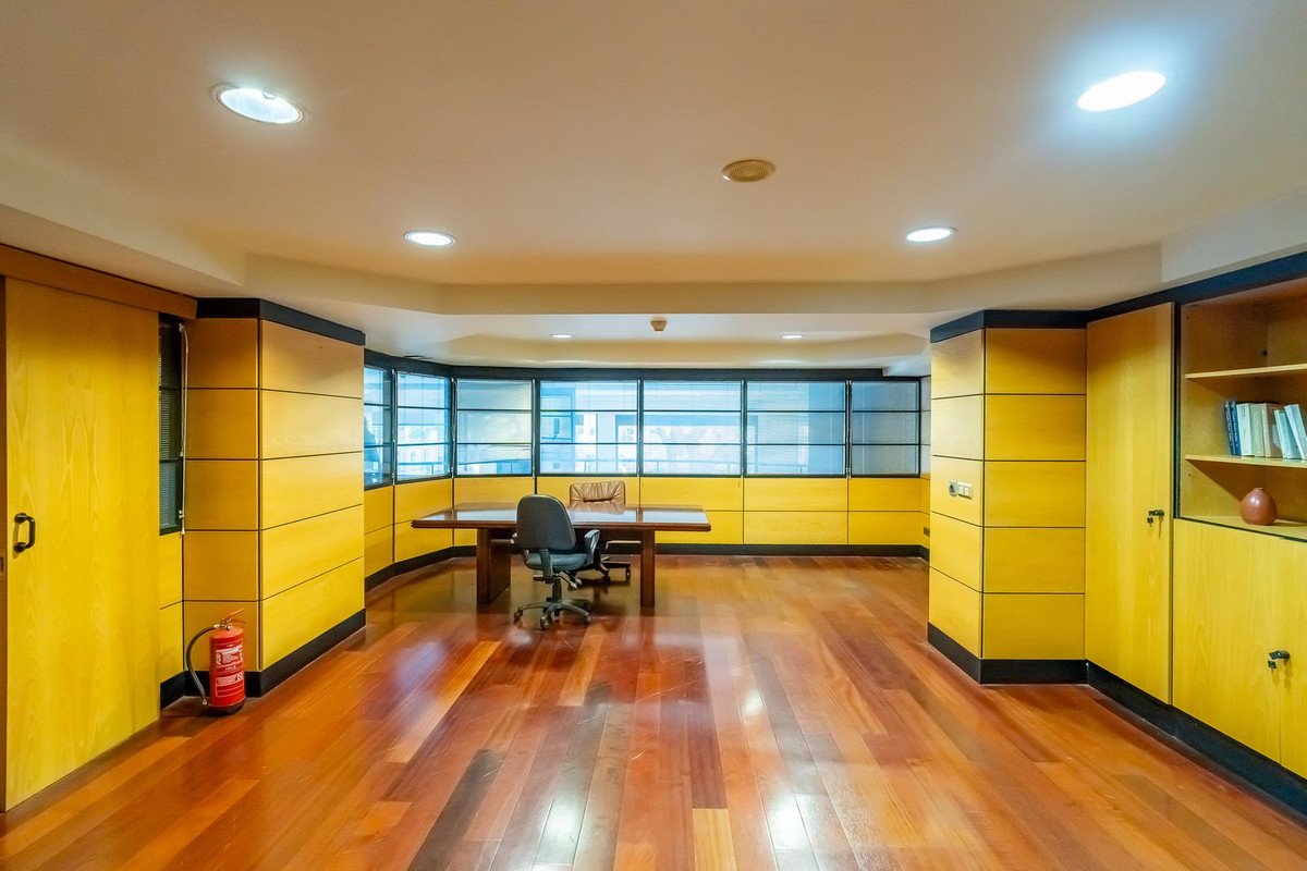 9 Bed Commercial Premises in Marbella