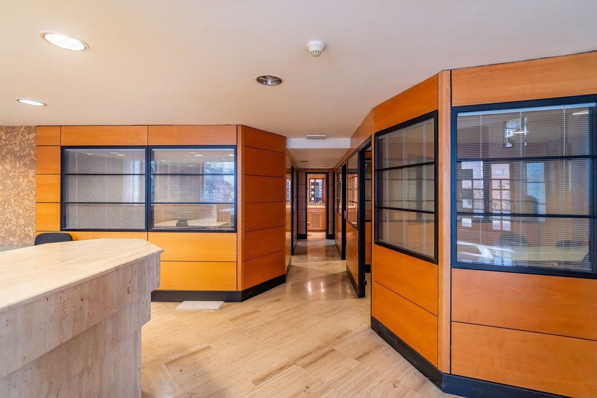 9 Bed Commercial Premises in Marbella