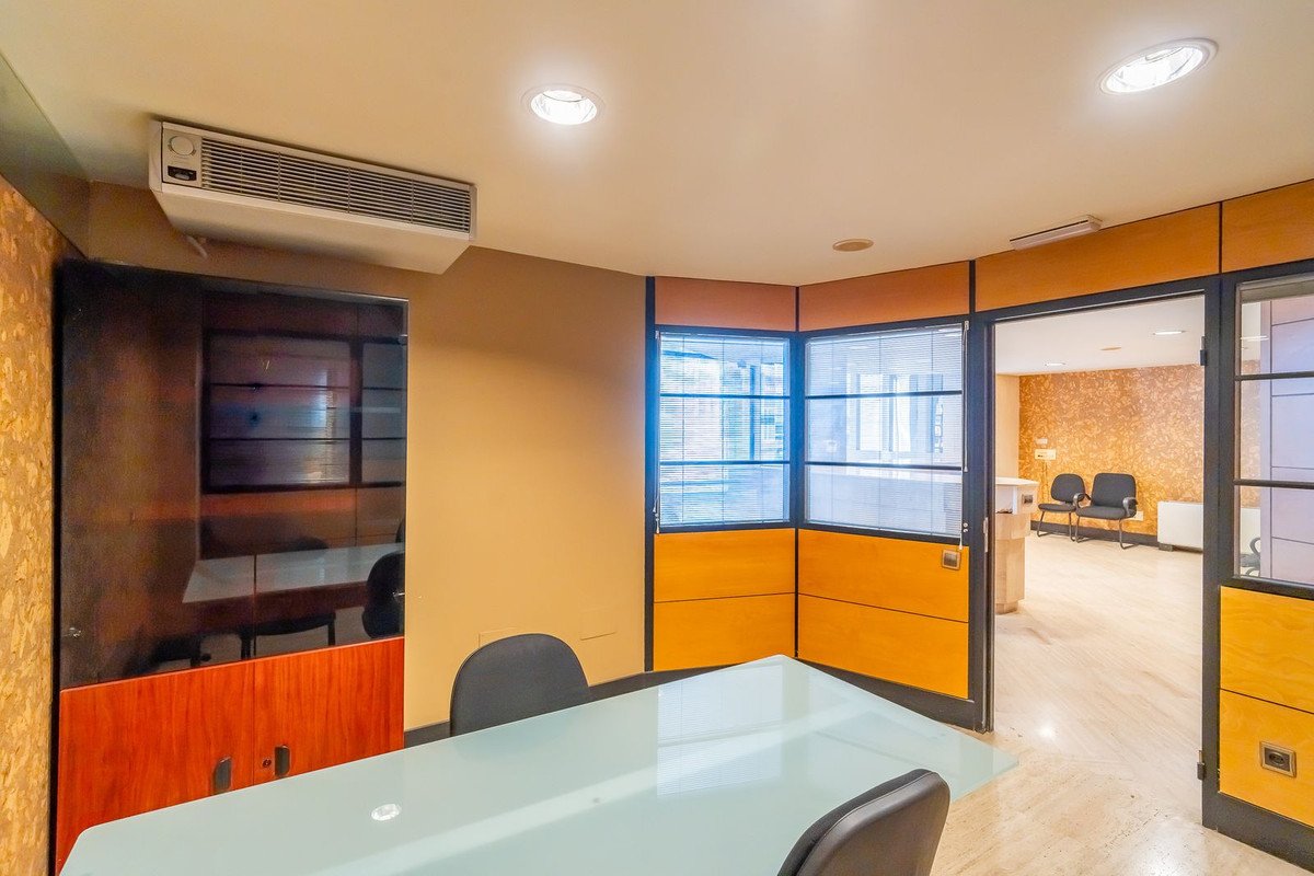 9 Bed Commercial Premises in Marbella