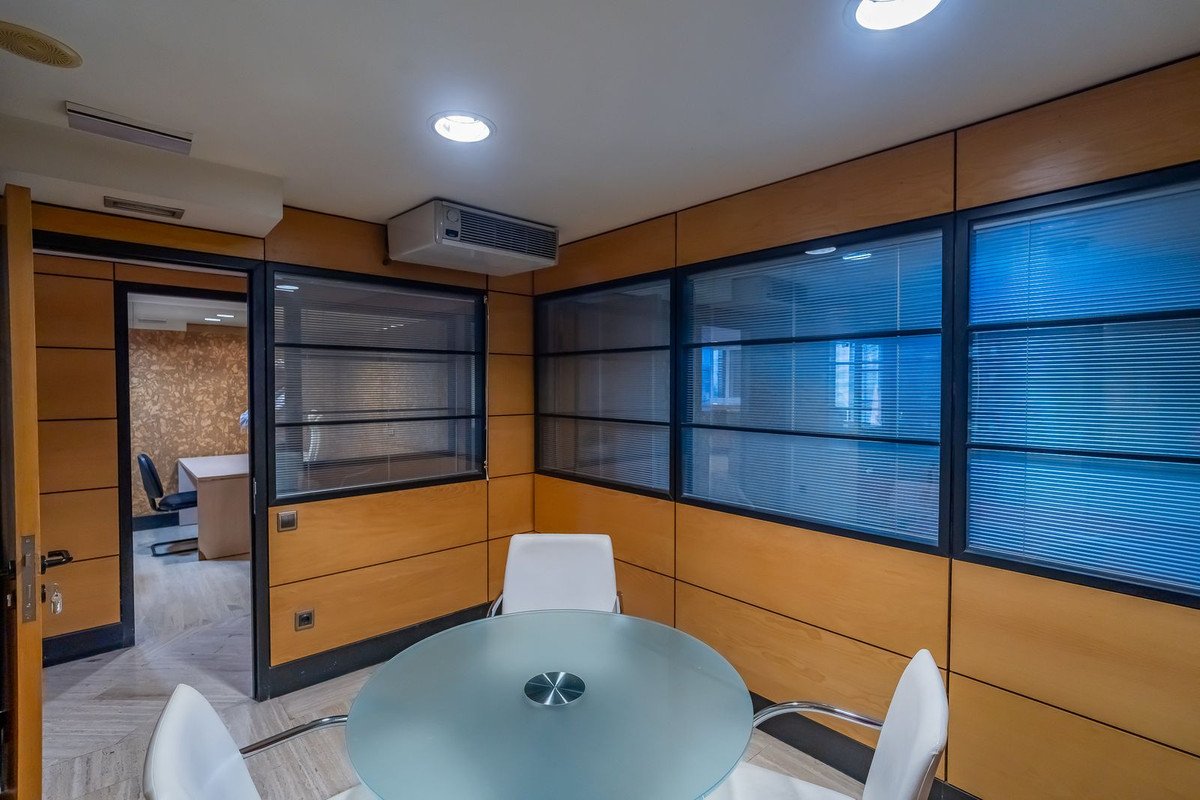 9 Bed Commercial Premises in Marbella