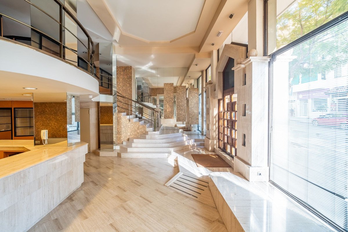9 Bed Commercial Premises in Marbella