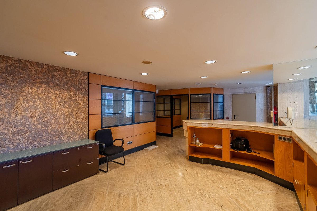 9 Bed Commercial Premises in Marbella