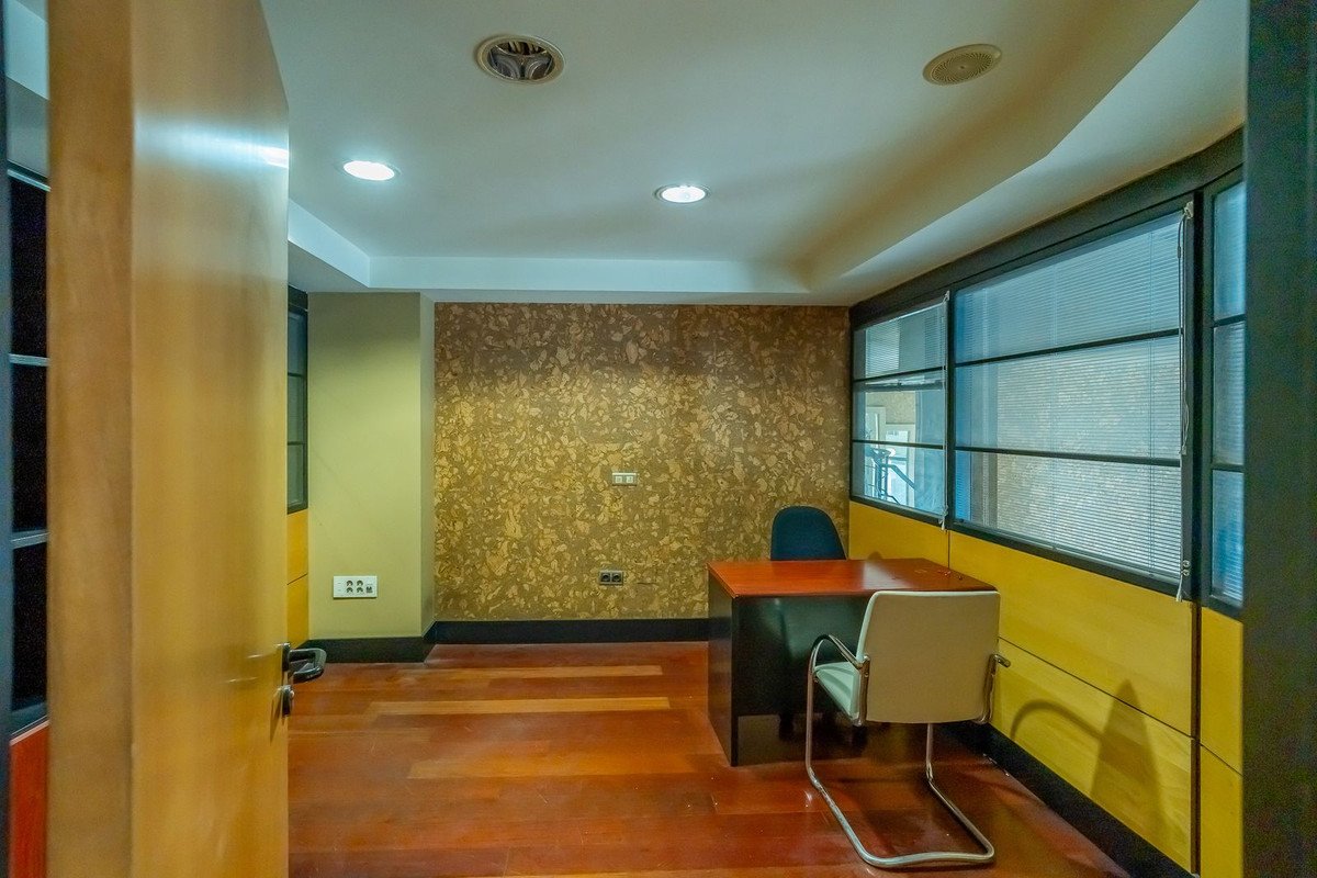 9 Bed Commercial Premises in Marbella