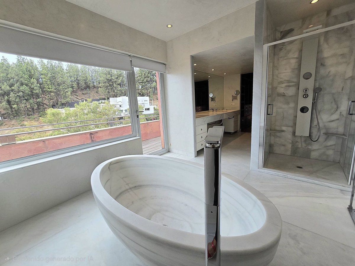 6 Bed Detached Villa in Málaga