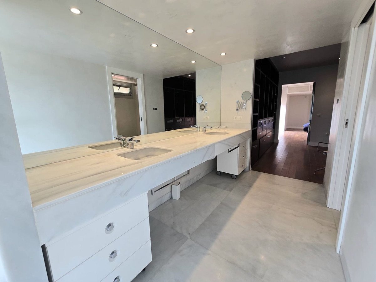 6 Bed Detached Villa in Málaga