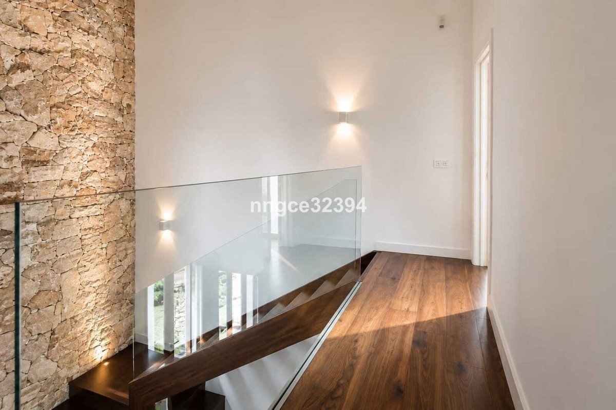 5 Bed Detached Villa in New Golden Mile