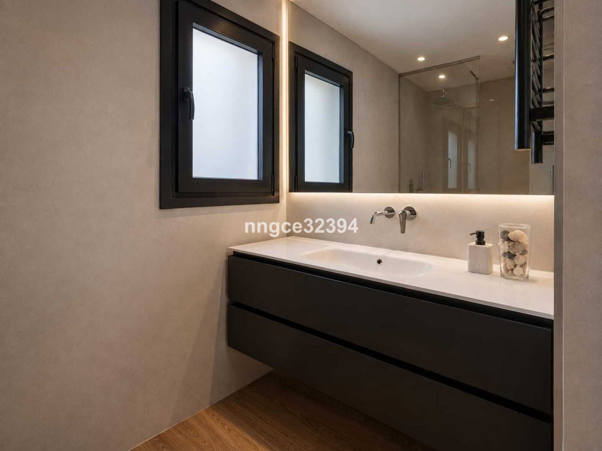 5 Bed Detached Villa in New Golden Mile