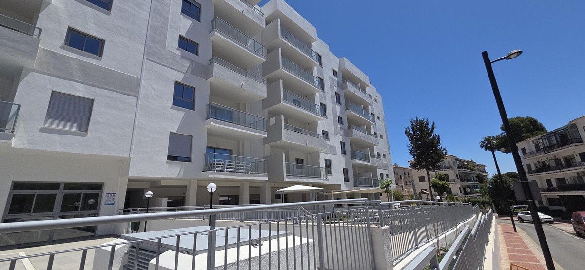 3 Bed Middle Floor Apartment in Benalmadena
