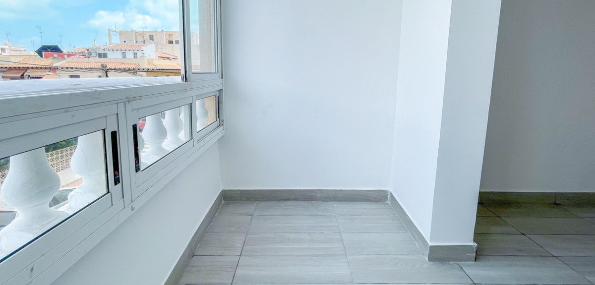 2 Bed Ground Floor Apartment in Torrevieja