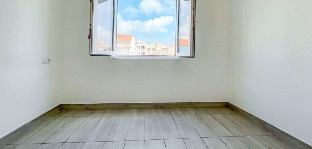 2 Bed Ground Floor Apartment in Torrevieja