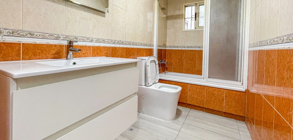 2 Bed Ground Floor Apartment in Torrevieja