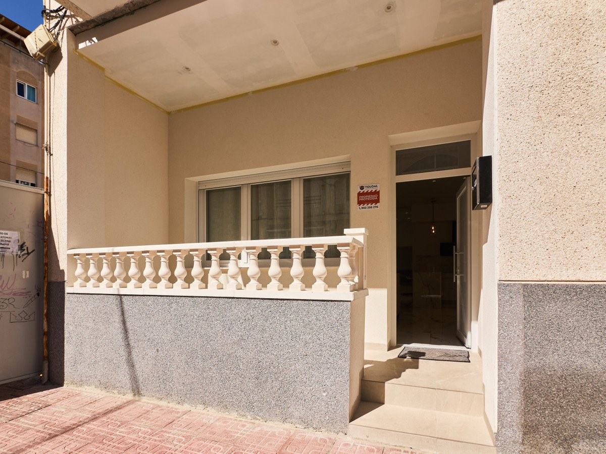 2 Bed Ground Floor Apartment in Torrevieja