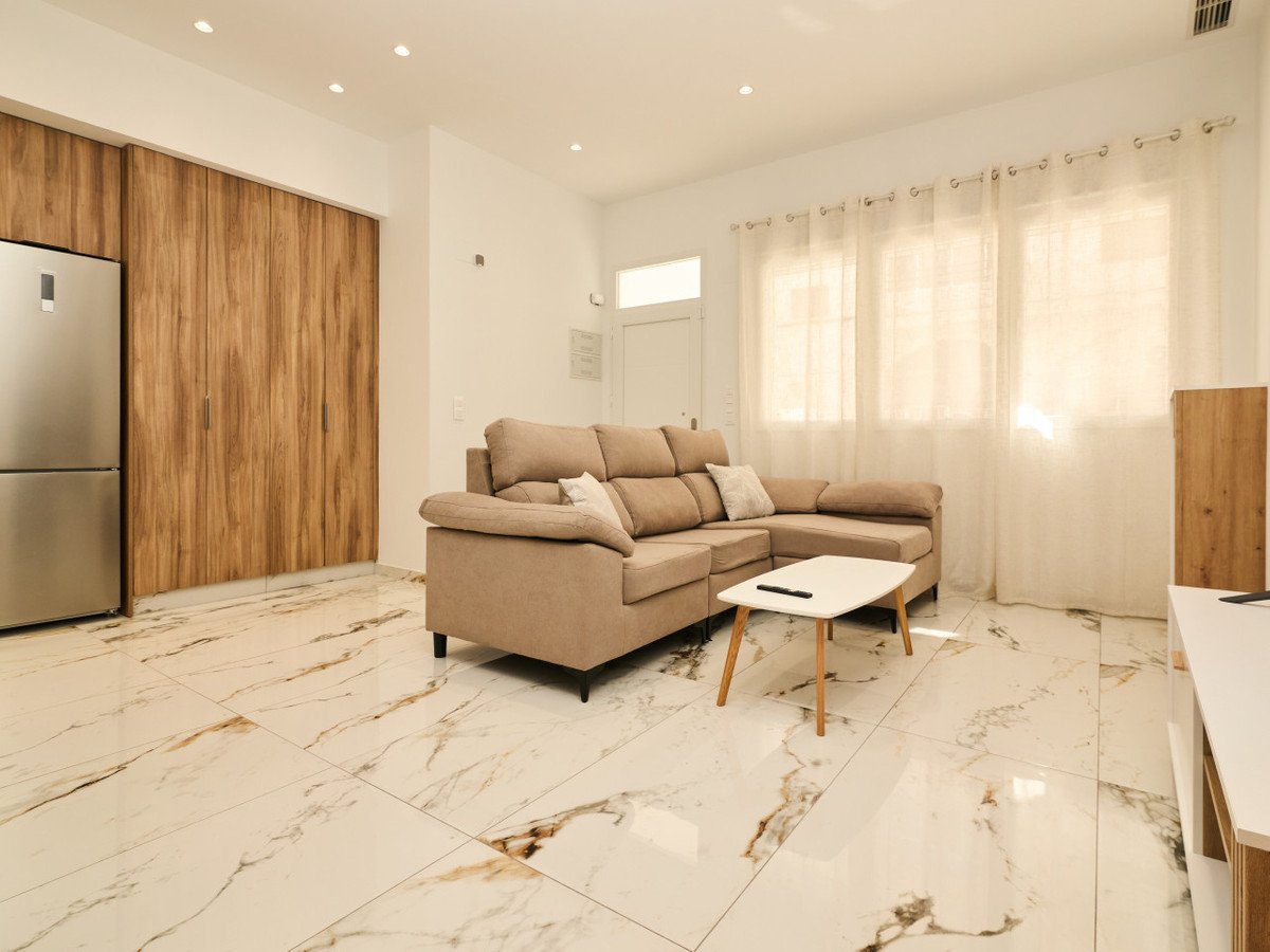 2 Bed Ground Floor Apartment in Torrevieja