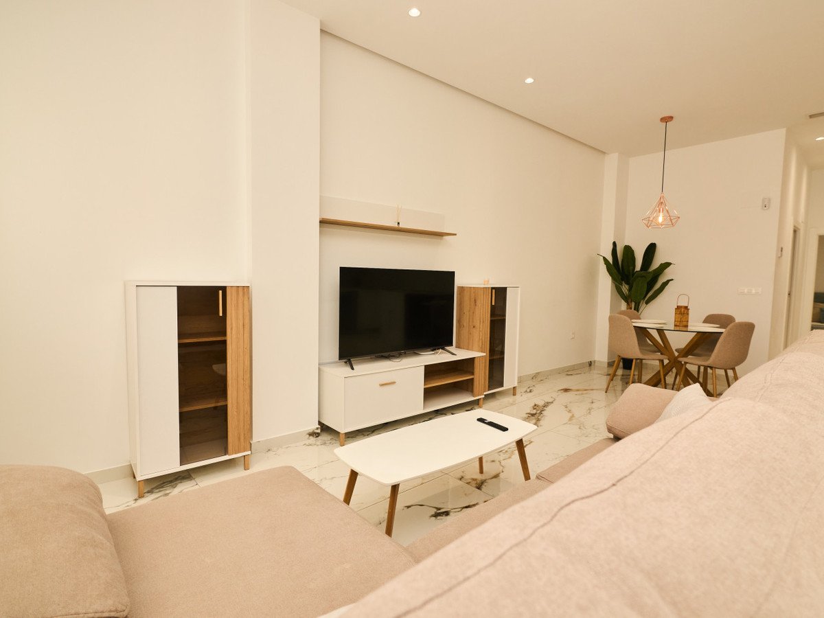 2 Bed Ground Floor Apartment in Torrevieja
