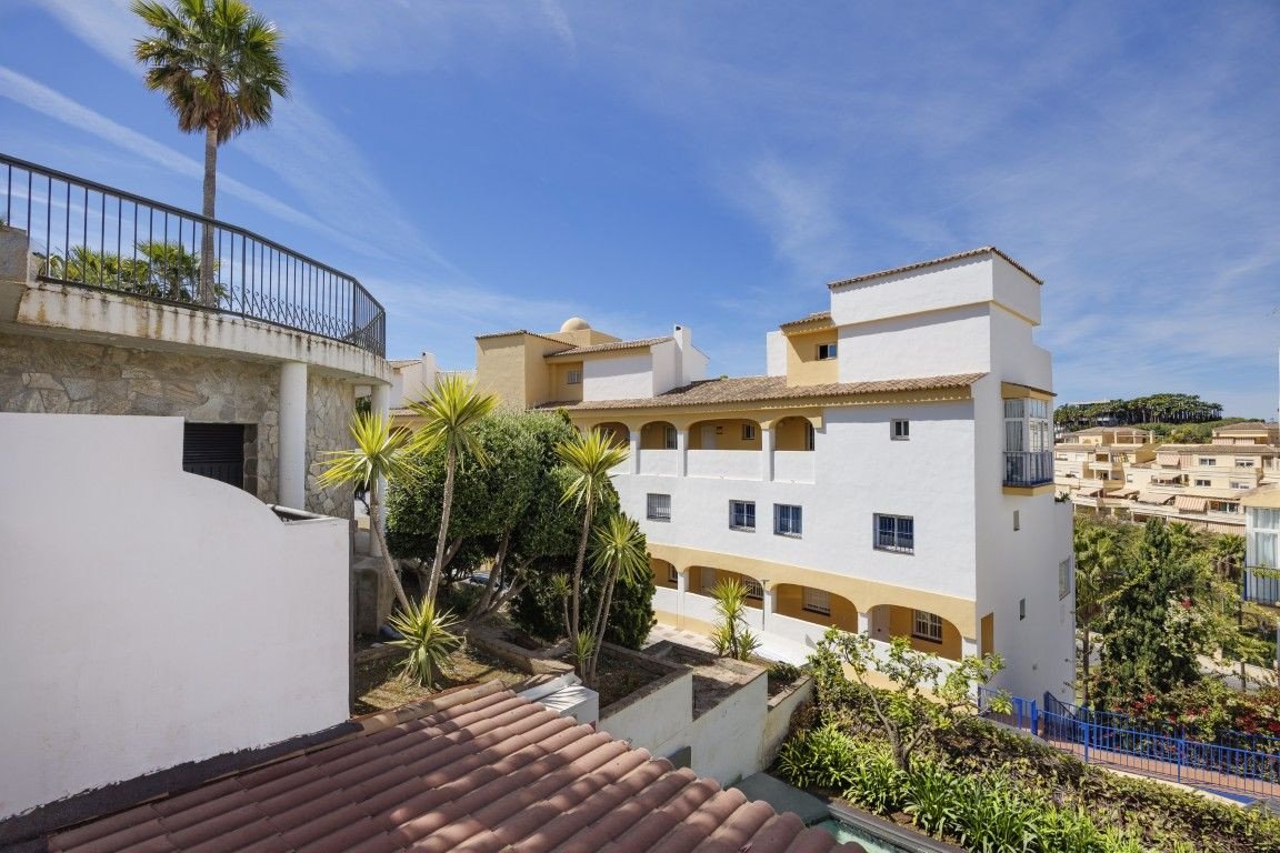 3 Bed Middle Floor Apartment in Benalmadena