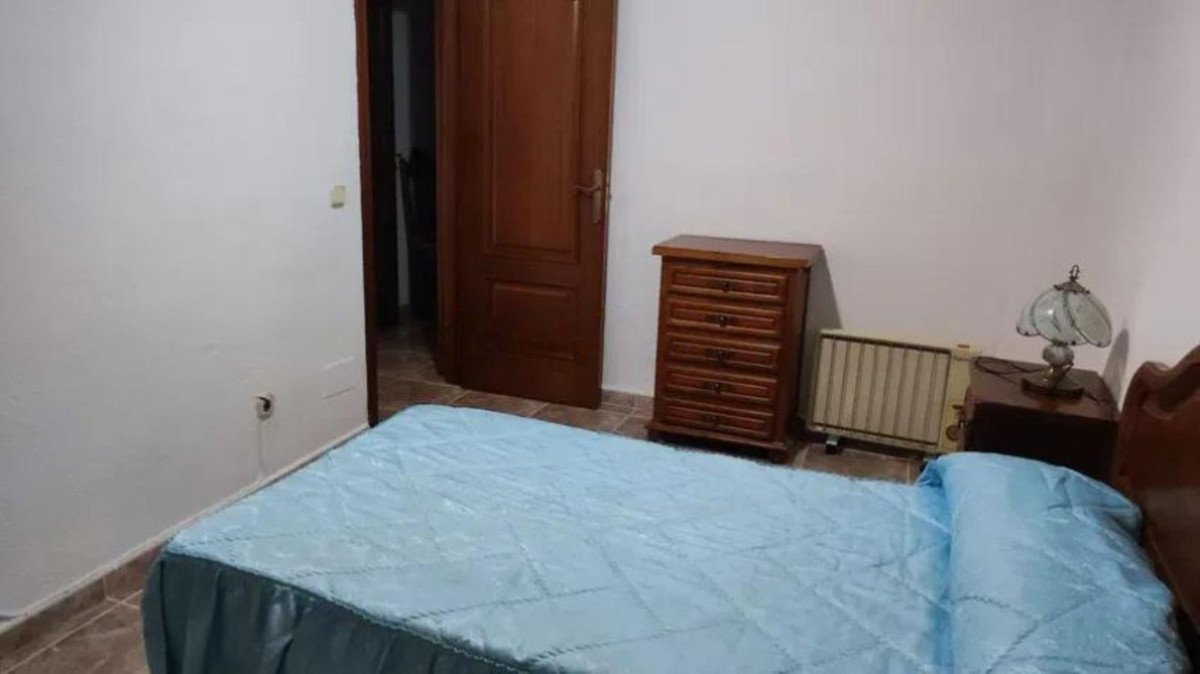 3 Bed Middle Floor Apartment in Elviria