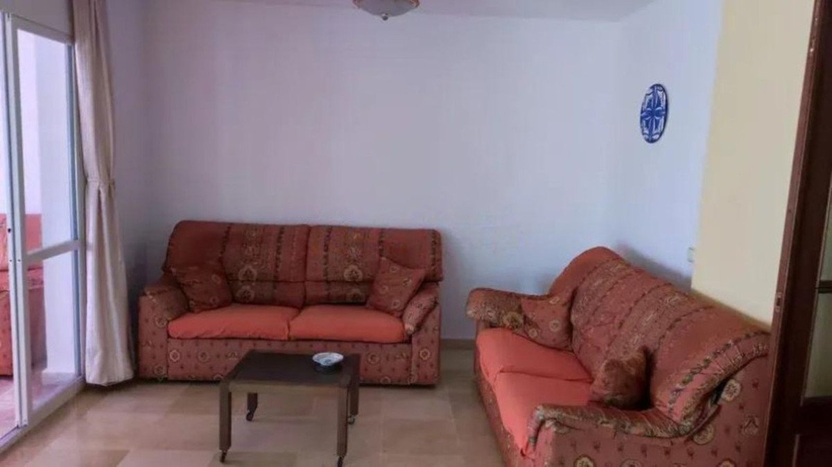 3 Bed Middle Floor Apartment in Elviria