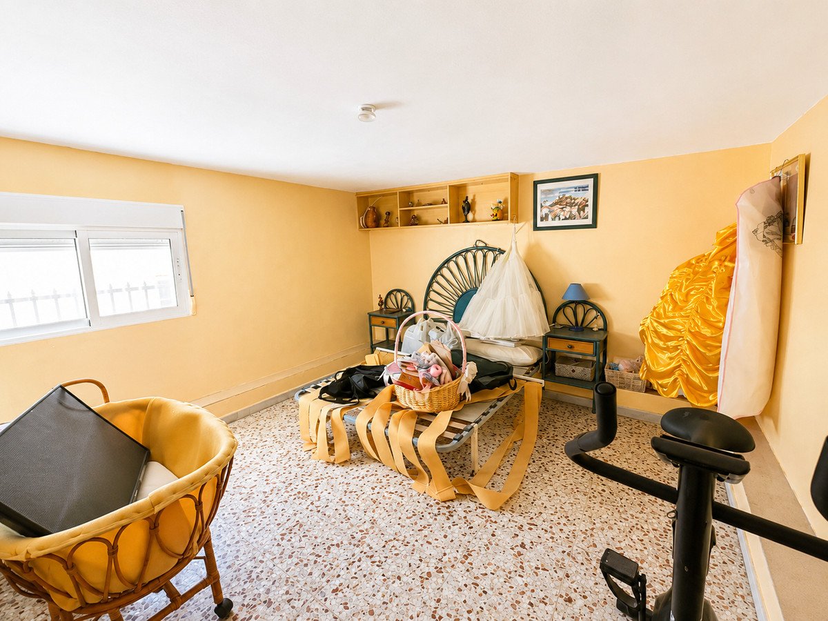 5 Bed Detached Villa in La Siesta