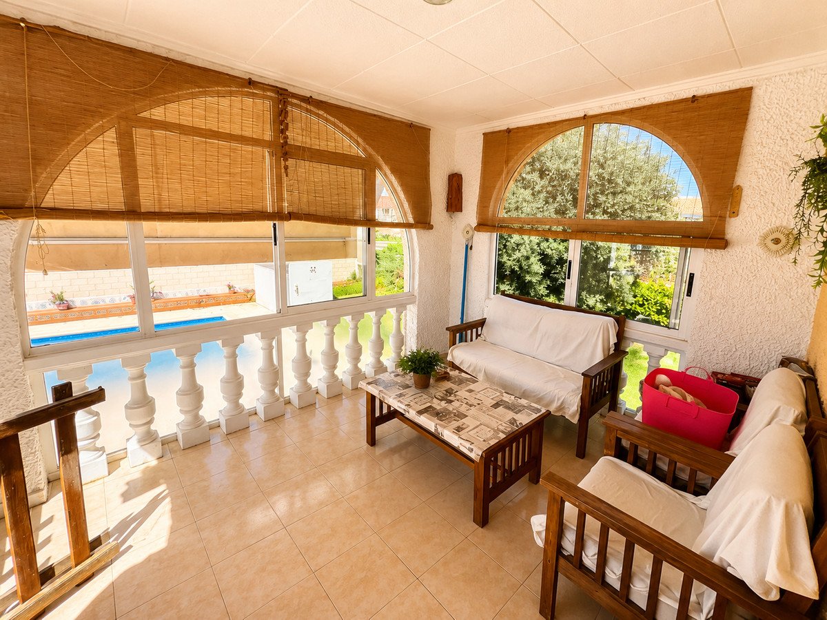 5 Bed Detached Villa in La Siesta