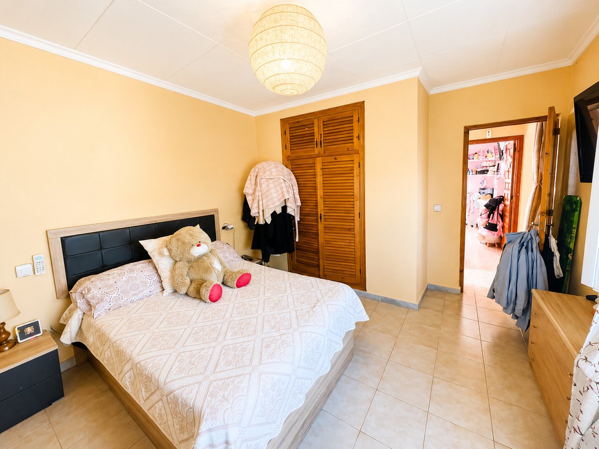 5 Bed Detached Villa in La Siesta