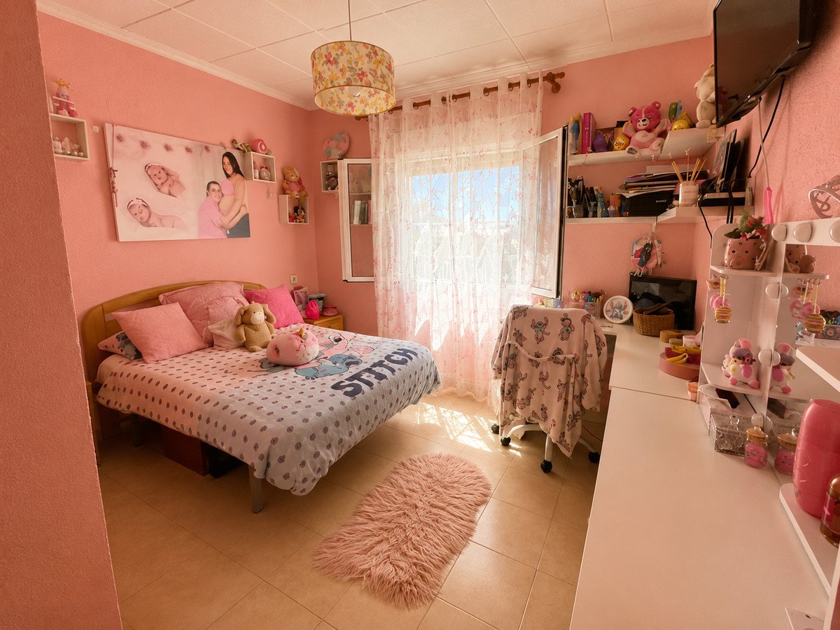 5 Bed Detached Villa in La Siesta