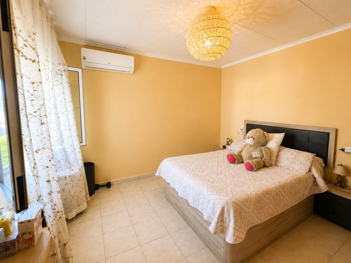 5 Bed Detached Villa in La Siesta