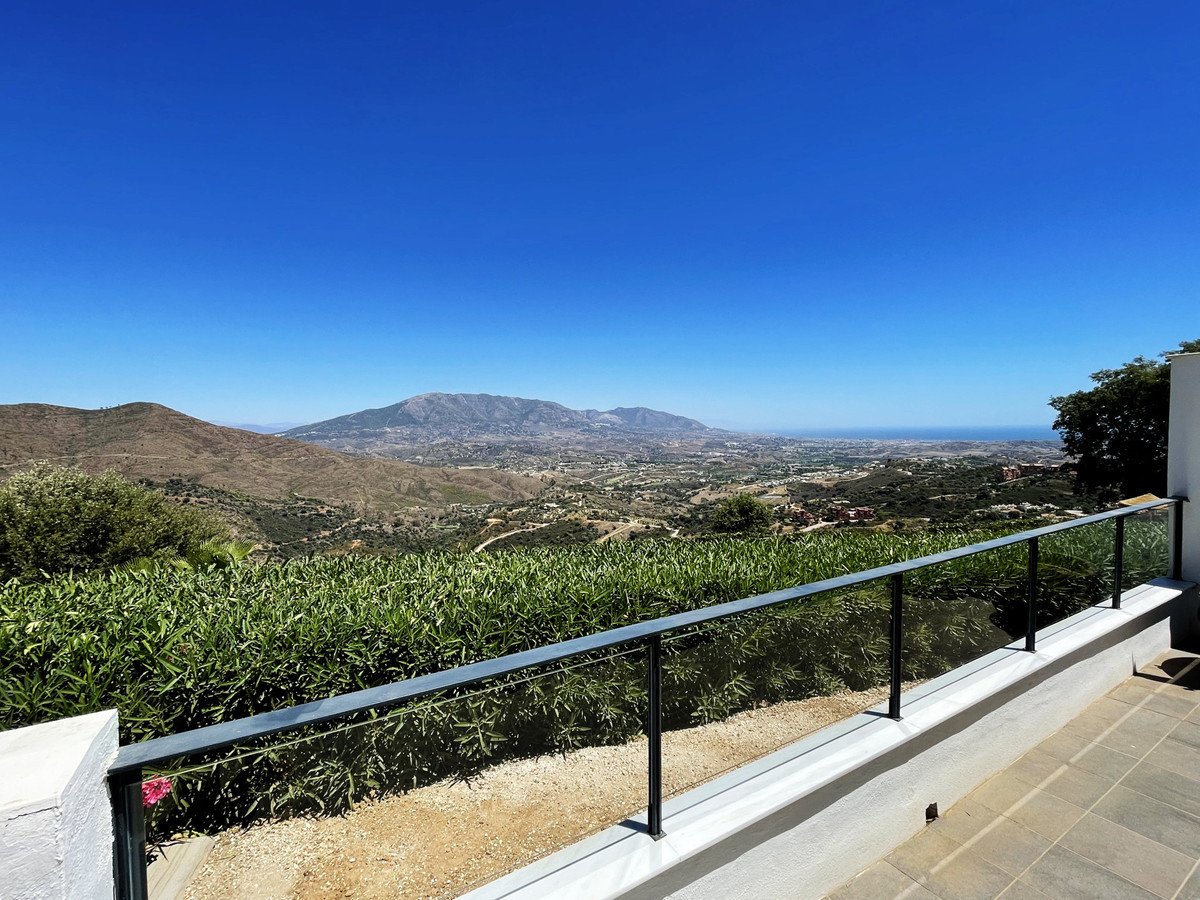 3 Bed Semi-Detached House in La Mairena