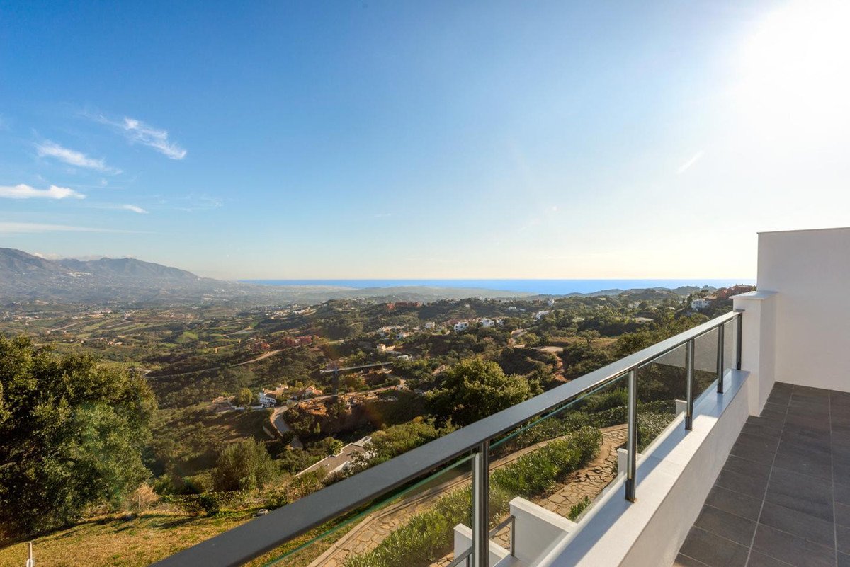 3 Bed Semi-Detached House in La Mairena