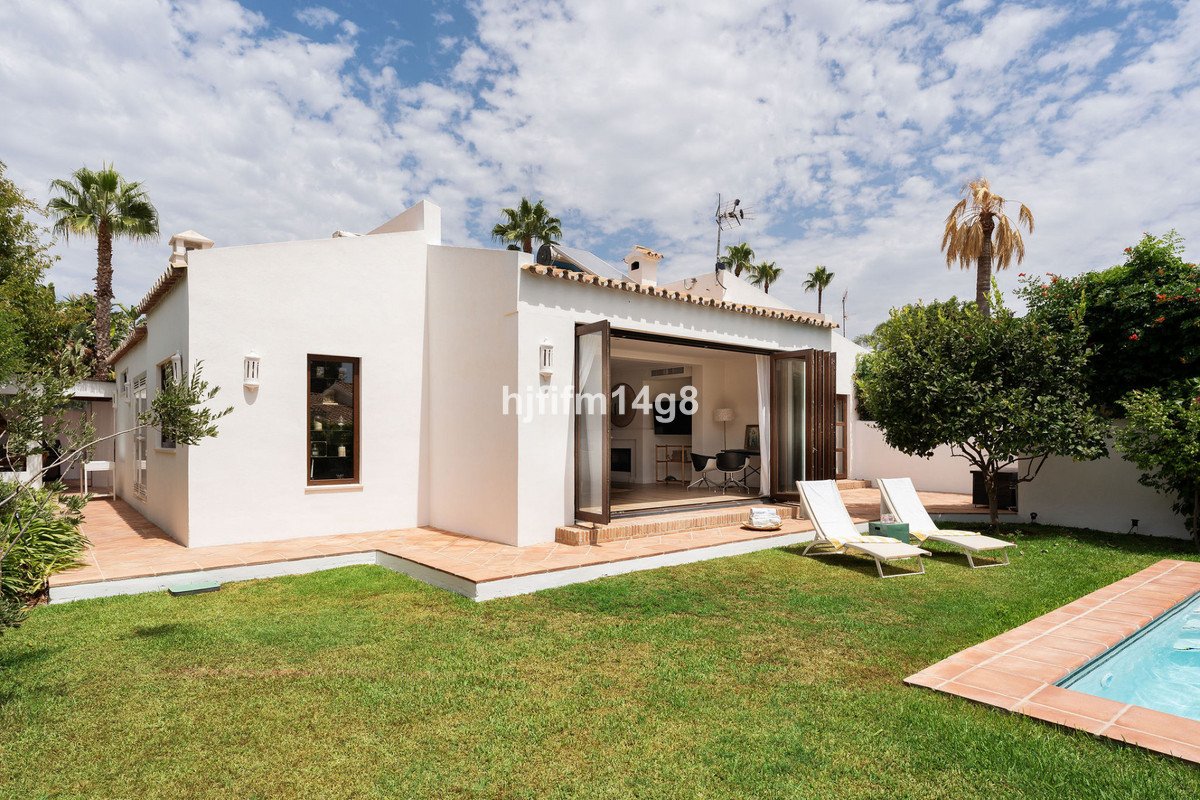 3 Bed Detached Villa in Estepona