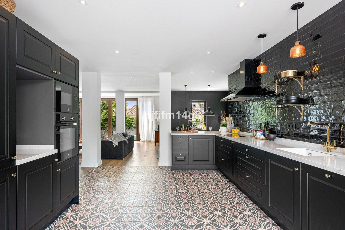 3 Bed Detached Villa in Estepona