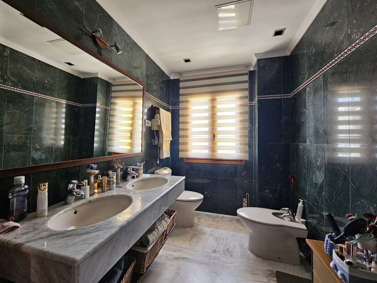 5 Bed Detached Villa in Los Pacos