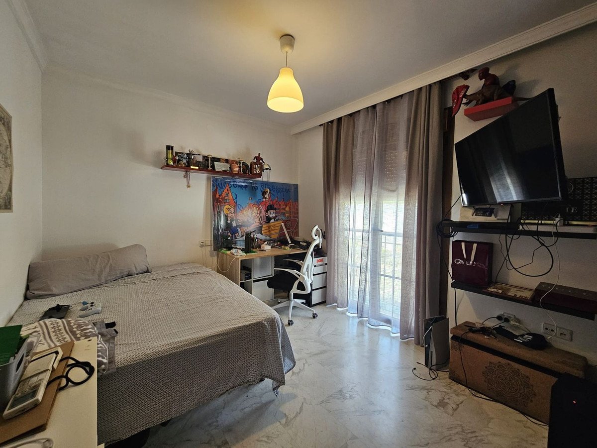 5 Bed Detached Villa in Los Pacos