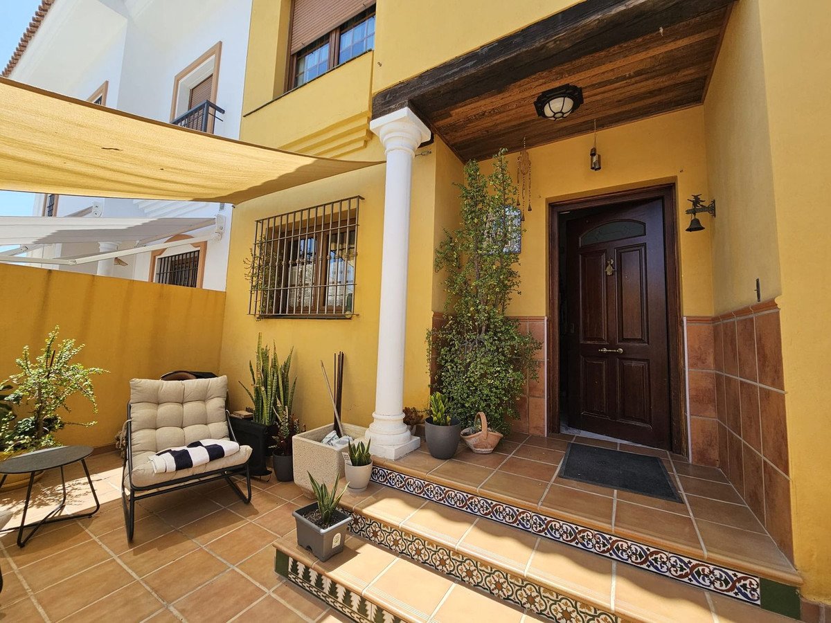 5 Bed Detached Villa in Los Pacos