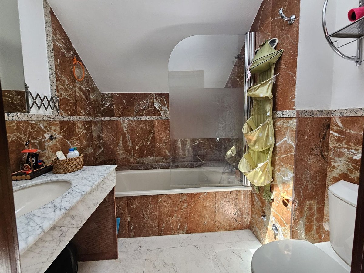 5 Bed Detached Villa in Los Pacos