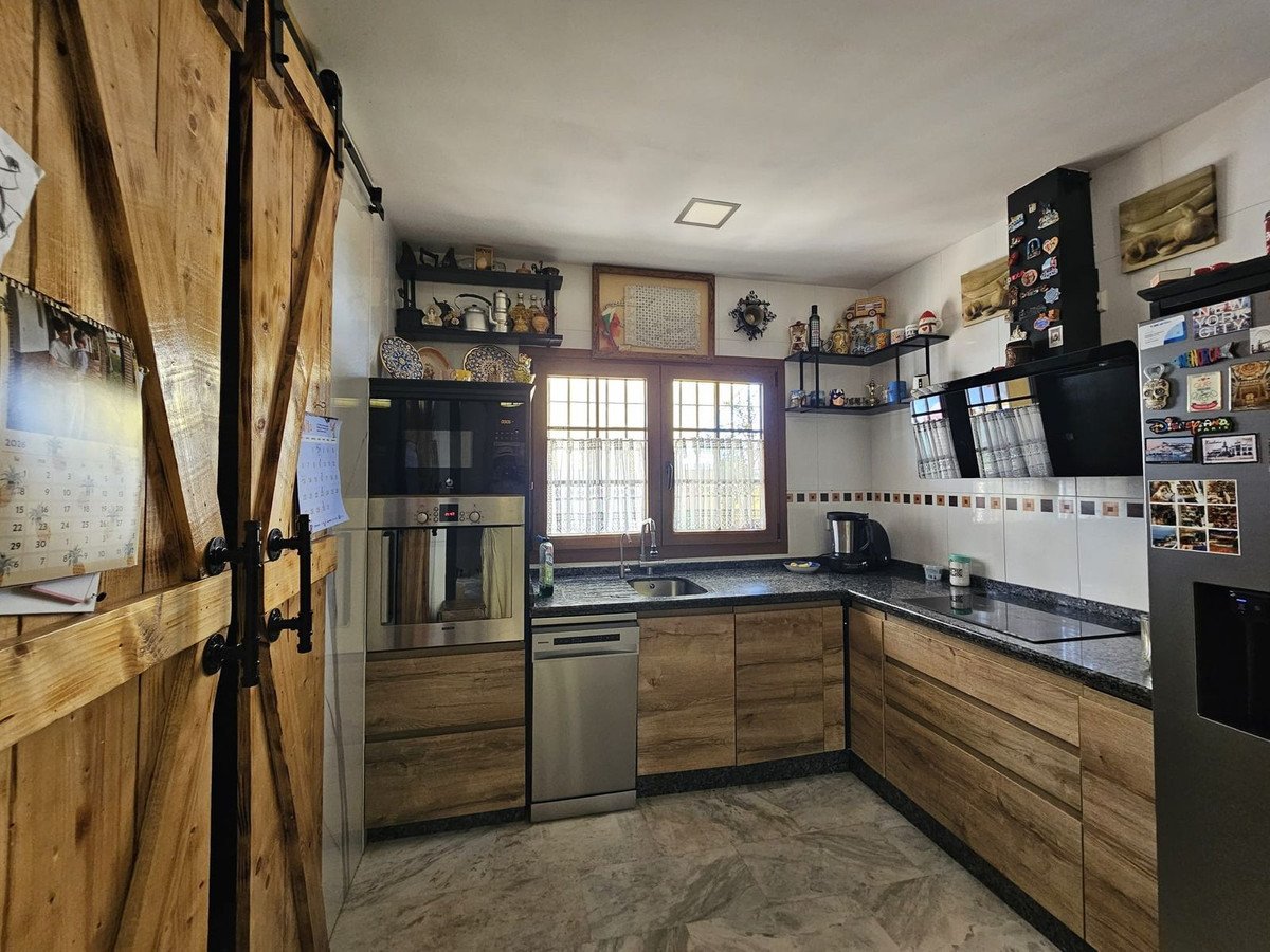 5 Bed Detached Villa in Los Pacos